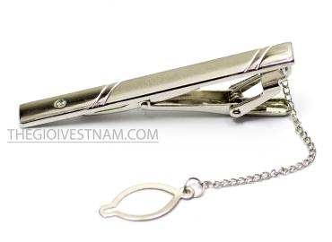 Sử dụng kẹp cà vạt đúng cách