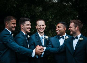 Ai Là Người Mặc Vest Trong Các Buổi Lễ Cưới ?