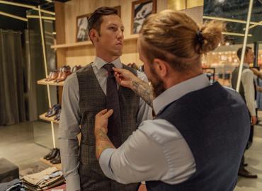 Vest Chú Rể Thích Hợp Cho Chú Rể Dáng Hơi Gầy