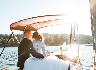 Chụp Hình Cưới Vest Nào Là Nổi Bật?