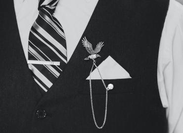 Những Bộ Vest Nam Công Sở Trẻ Trung Và Thanh Lịch