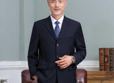 Vest Trung Niên – Bí Quyết Giữ Phong Độ Lịch Lãm ở Mọi Độ Tuổi