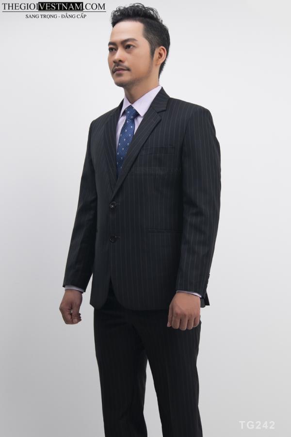 Bộ Suit Đen Sọc Vàng Classic Fit TGS242 - hình 3