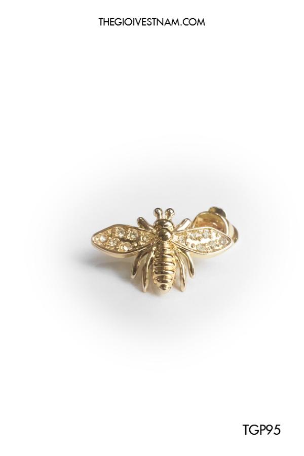 TGP95 Cài áo họa tiết ong vàng - hình 1
