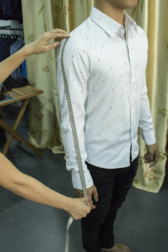 Đo dài tay áo vest nam