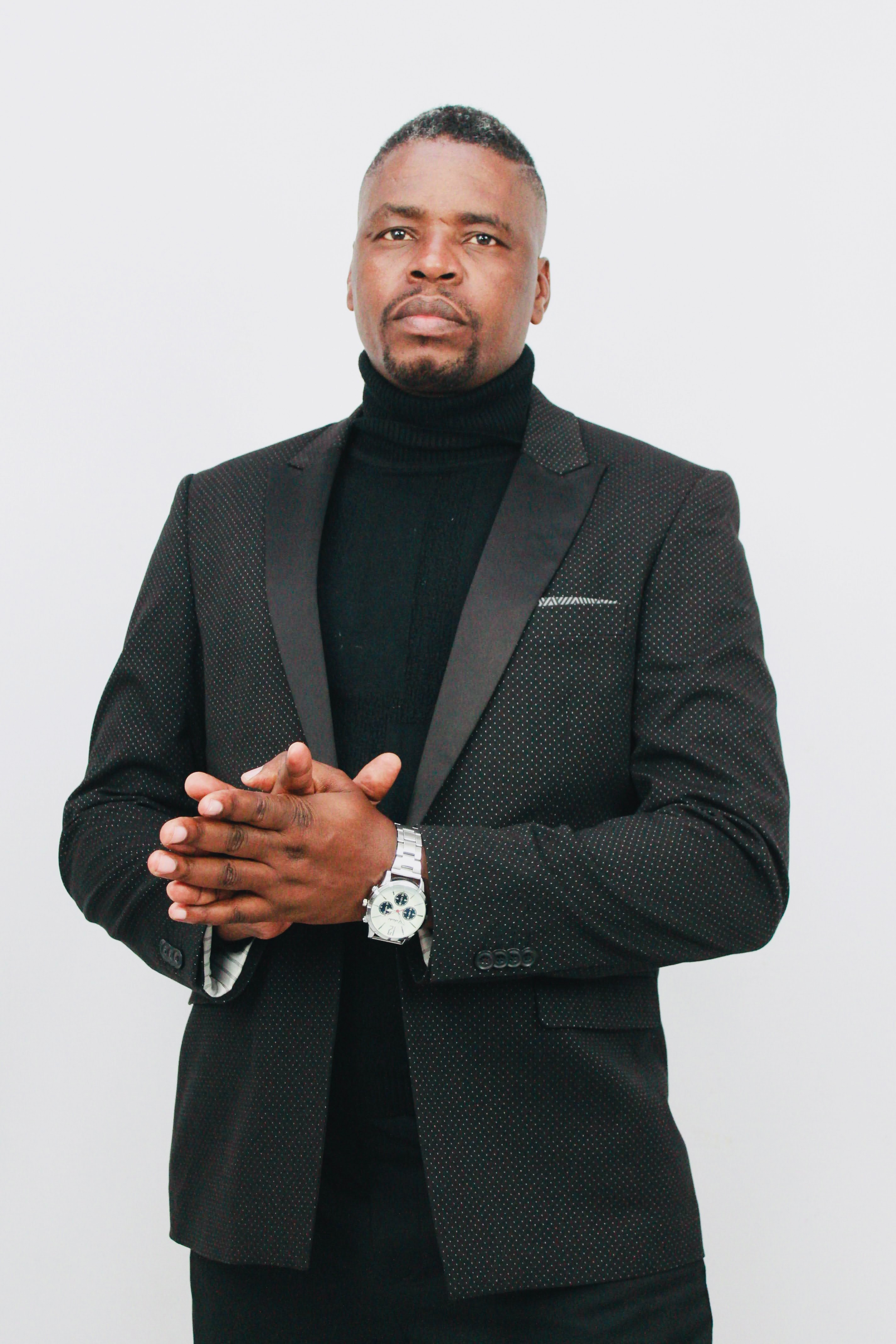 Phụ kiện vest phù hợp cho ba chú rể và sui gia