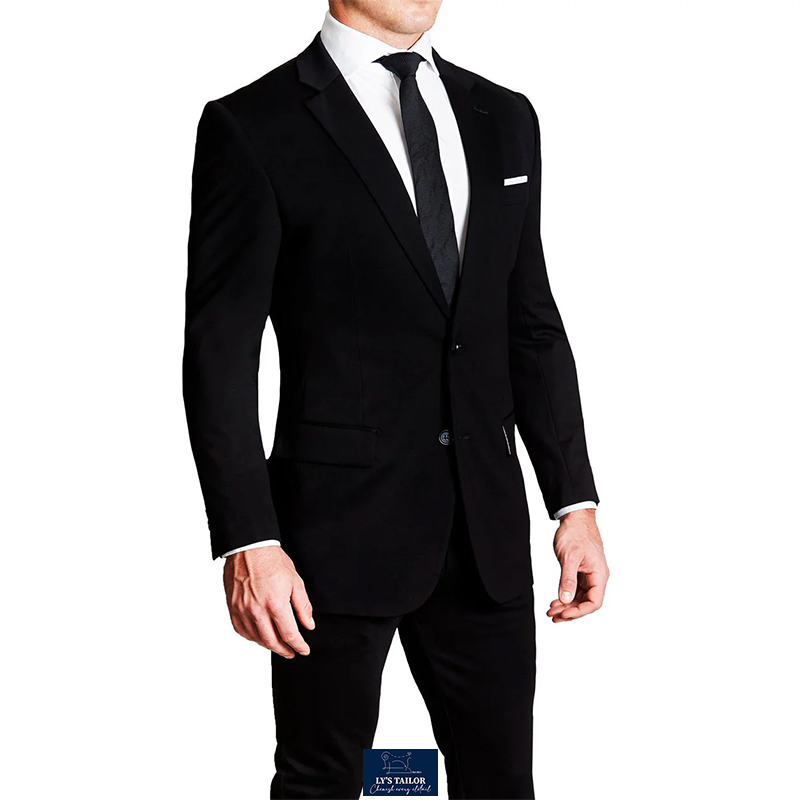 Vest tuxedo đen sang trọng cho buổi dạ tiệc