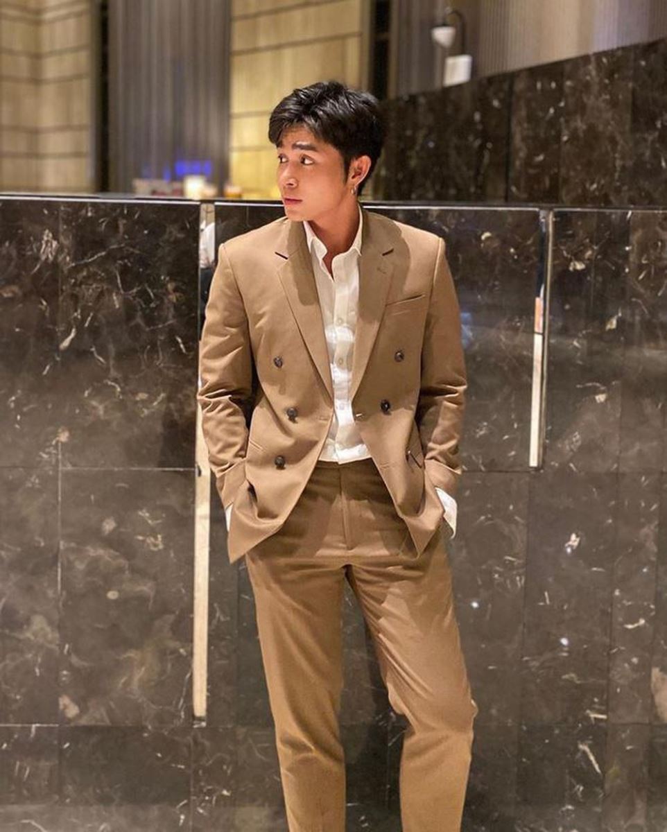 Vest trung niên màu be sáng phong cách trẻ trung