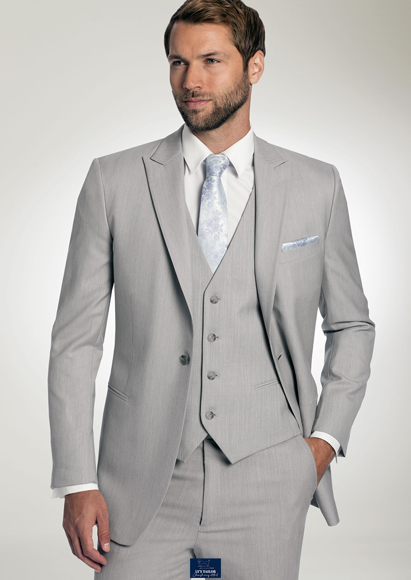 Vest nam kiểu Anh form ôm vừa, tone xám tro thanh lịch