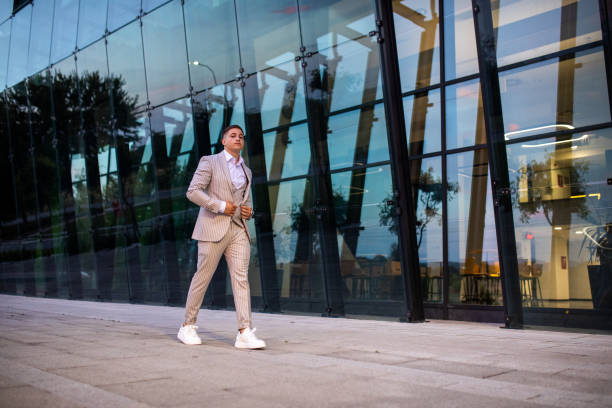 Phong cách mặc vest smart casual hiện đại cho nam giới