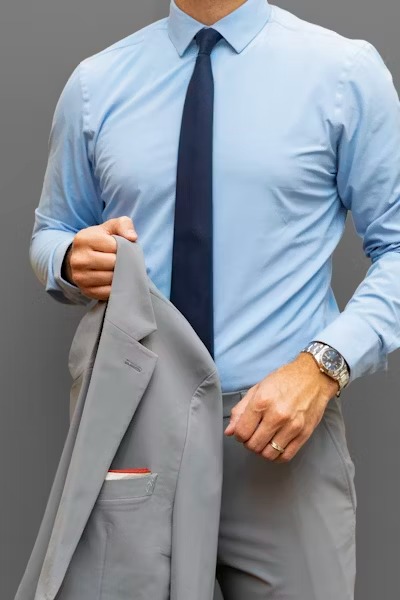 Infographic hướng dẫn chọn vest vừa vặn với cơ thể nam giới