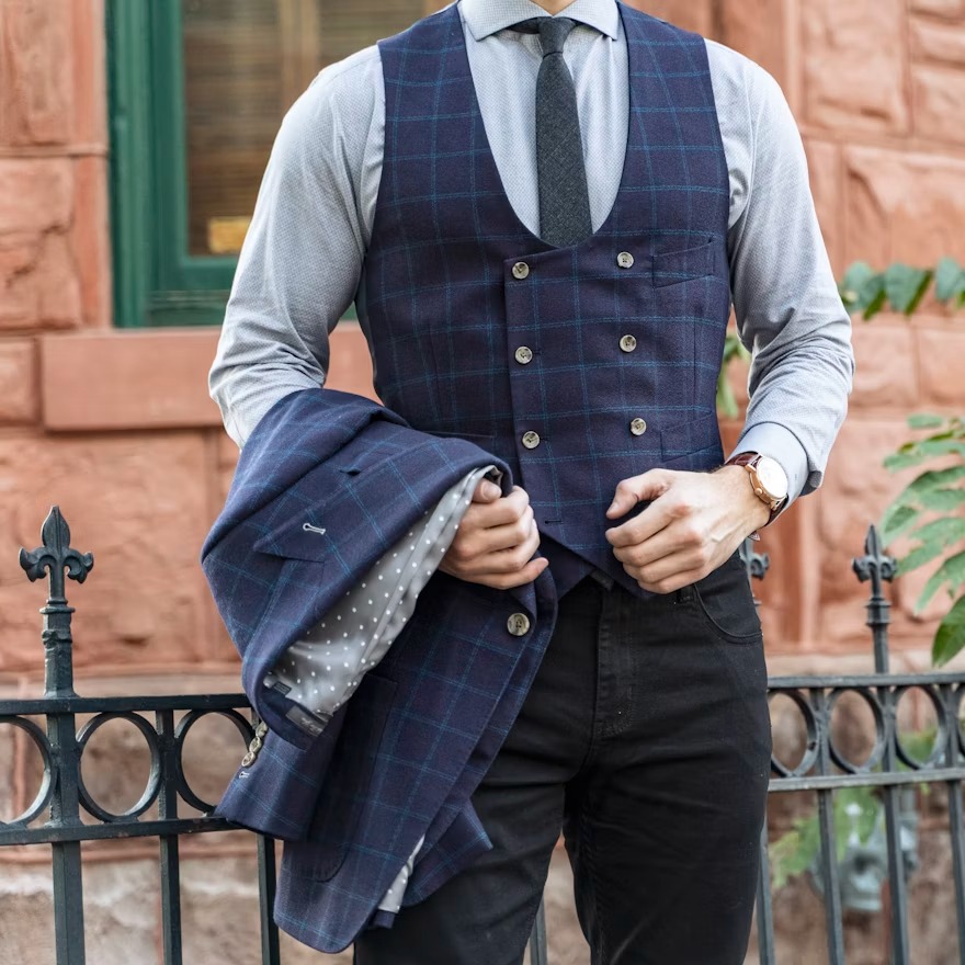 Phong cách quý ông lịch lãm với áo gile vest trong bộ suit 3 mảnh