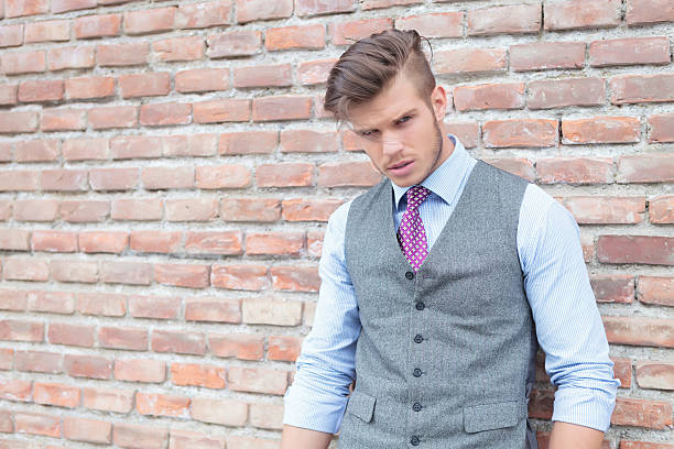 Vest thanh niên cho dáng người gầy màu xám nhạt, form vừa vặn