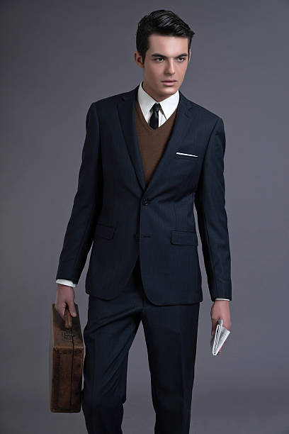 Lịch sử phát triển của áo vest nam từ cổ điển đến hiện đại